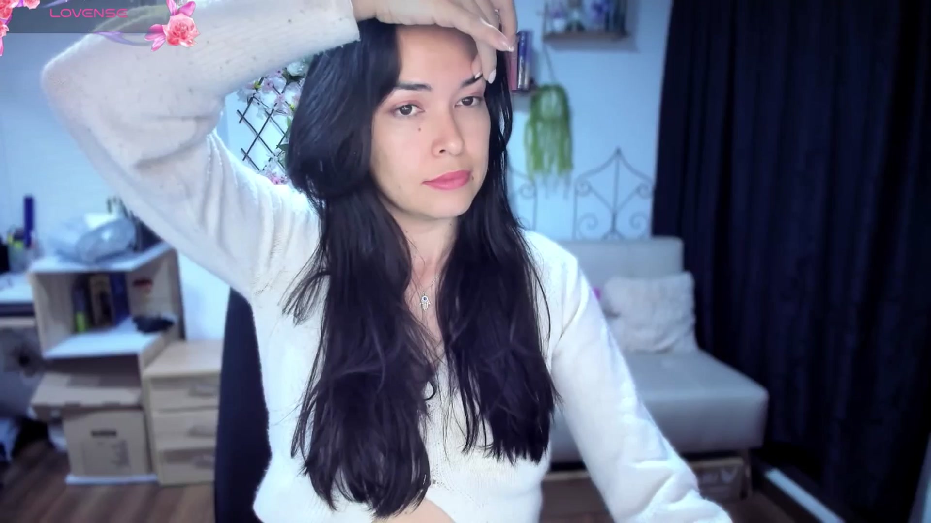 Gallery image thumbnail from LunaLuneraa's myfreecams stream on, 07/27/2025, 08:20 image 6 of 20