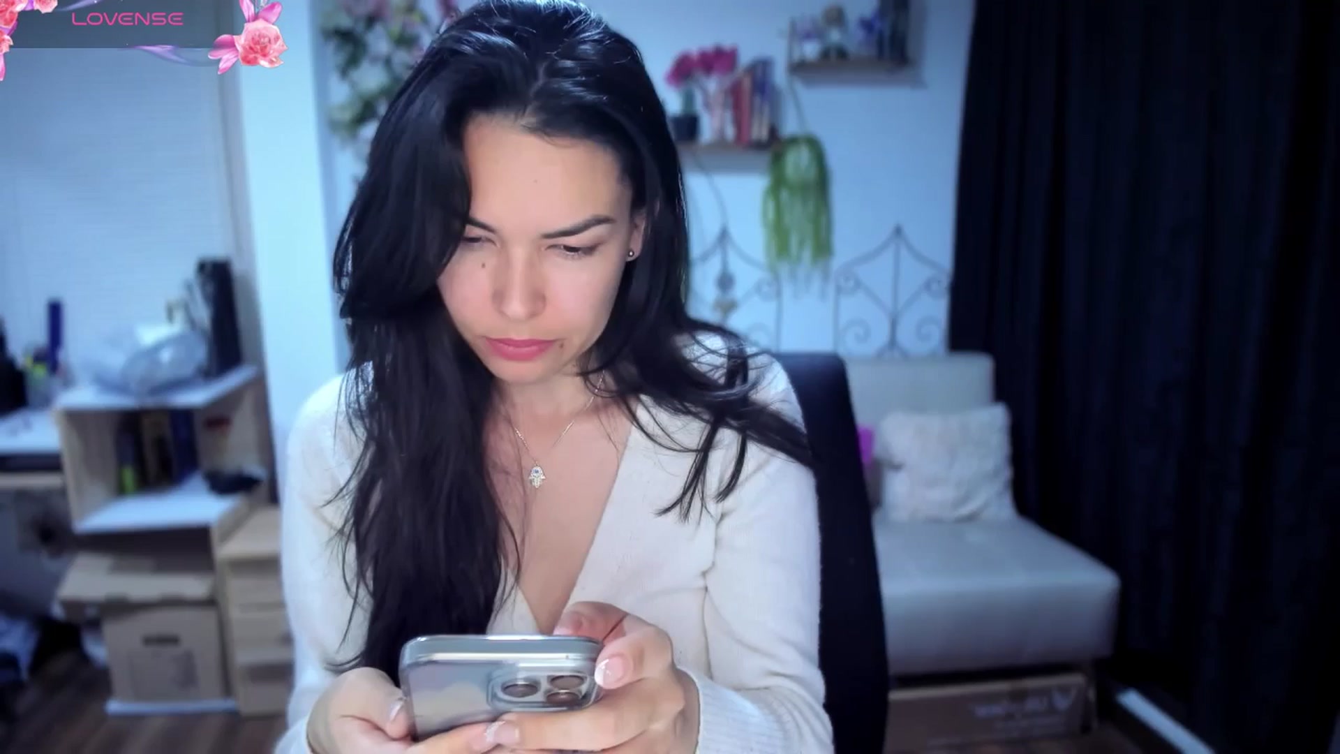 Gallery image thumbnail from LunaLuneraa's myfreecams stream on, 07/27/2025, 09:34 image 4 of 20