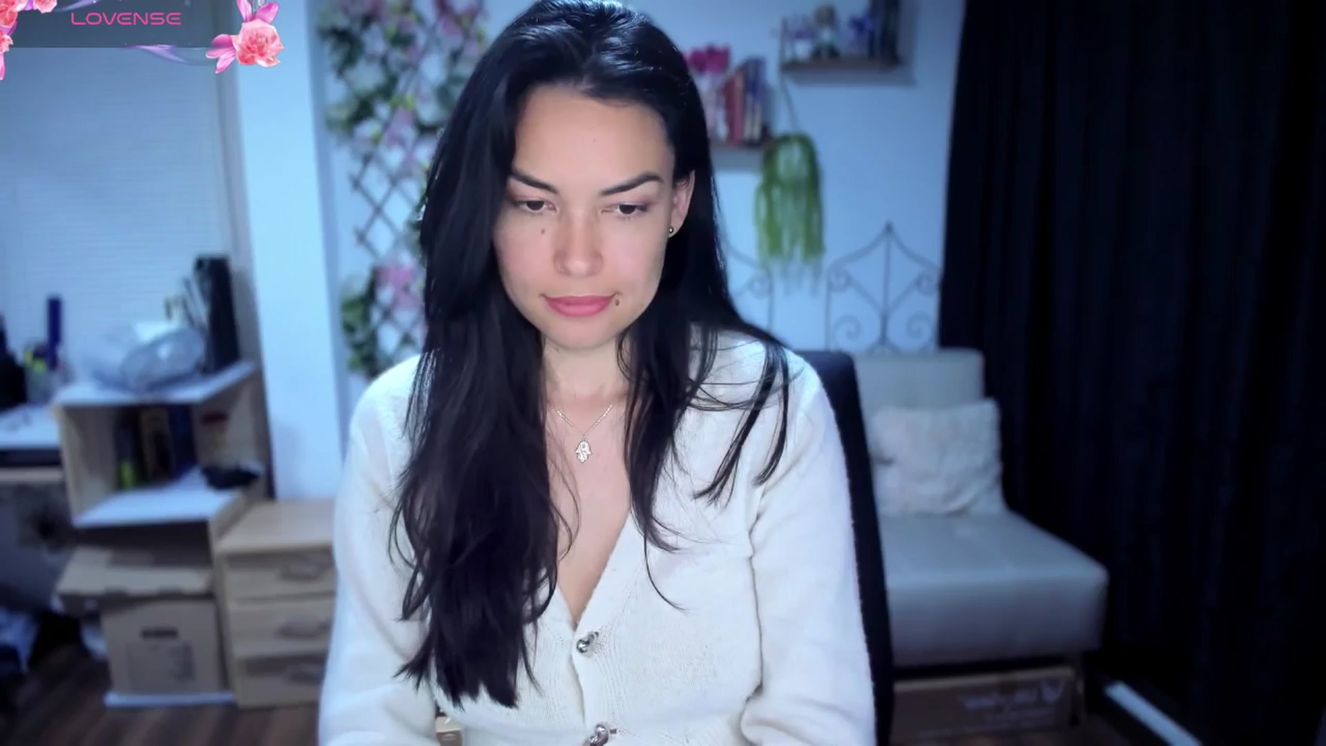Gallery image thumbnail from LunaLuneraa's myfreecams stream on, 07/27/2025, 09:34 image 7 of 20