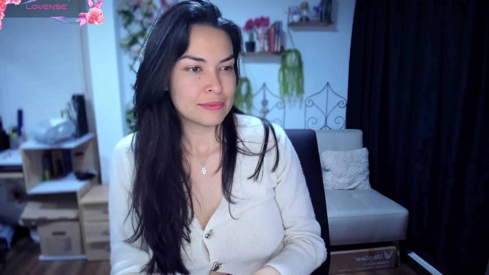 Gallery image thumbnail from LunaLuneraa's myfreecams stream on, 07/27/2025, 09:34 image 8 of 20