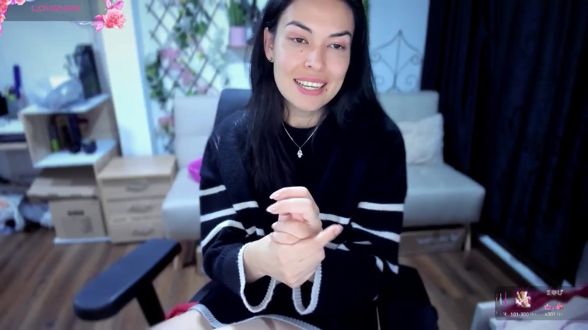 Gallery image thumbnail from LunaLuneraa's myfreecams stream on, 07/28/2025, 09:45 image 9 of 20
