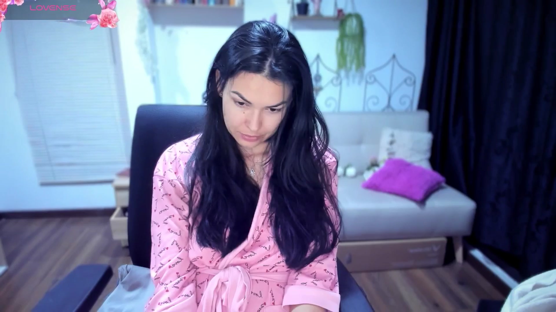 Gallery image thumbnail from LunaLuneraa's myfreecams stream on, 08/05/2025, 07:49 image 11 of 20