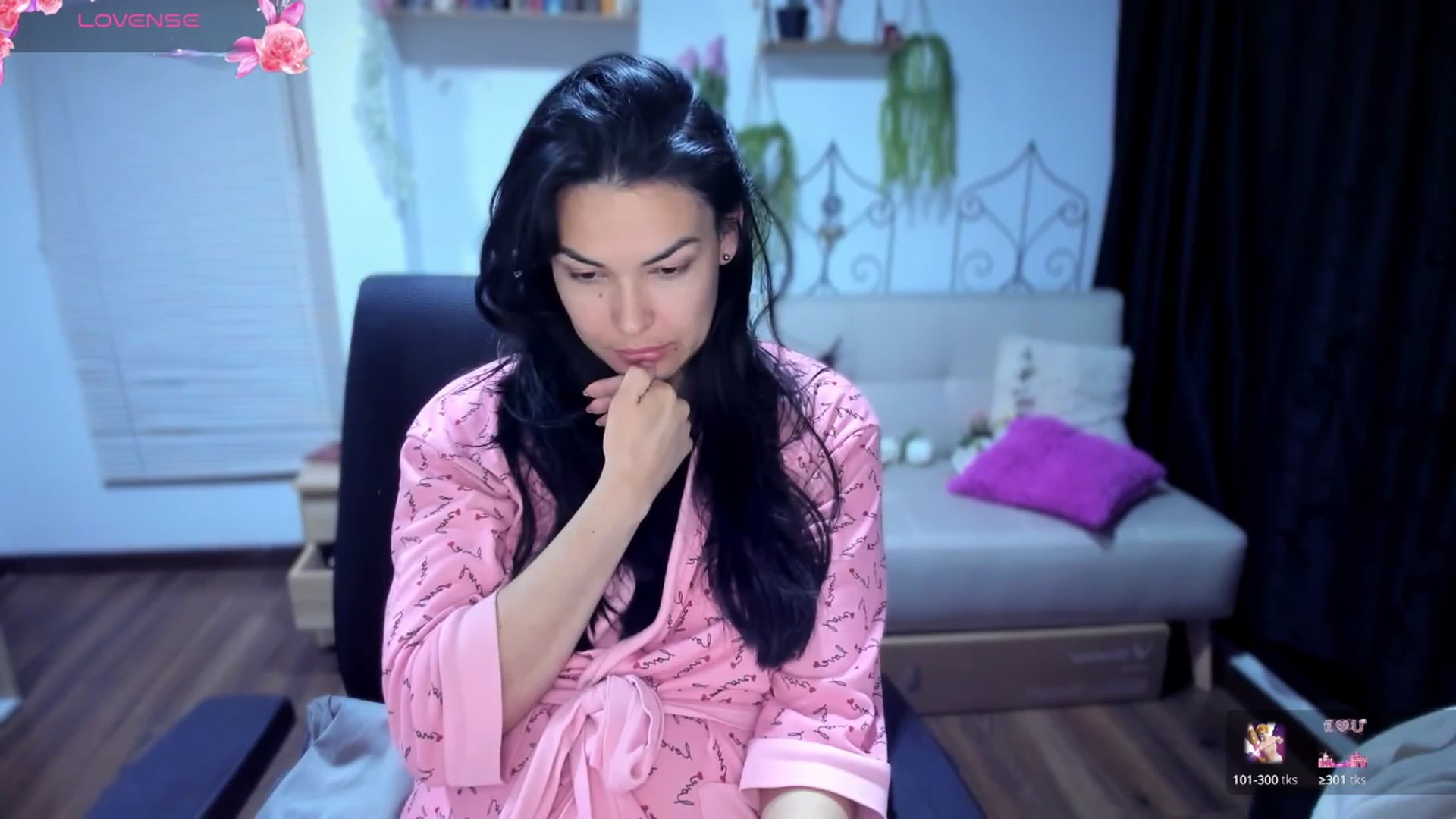 Gallery image thumbnail from LunaLuneraa's myfreecams stream on, 08/05/2025, 07:49 image 12 of 20