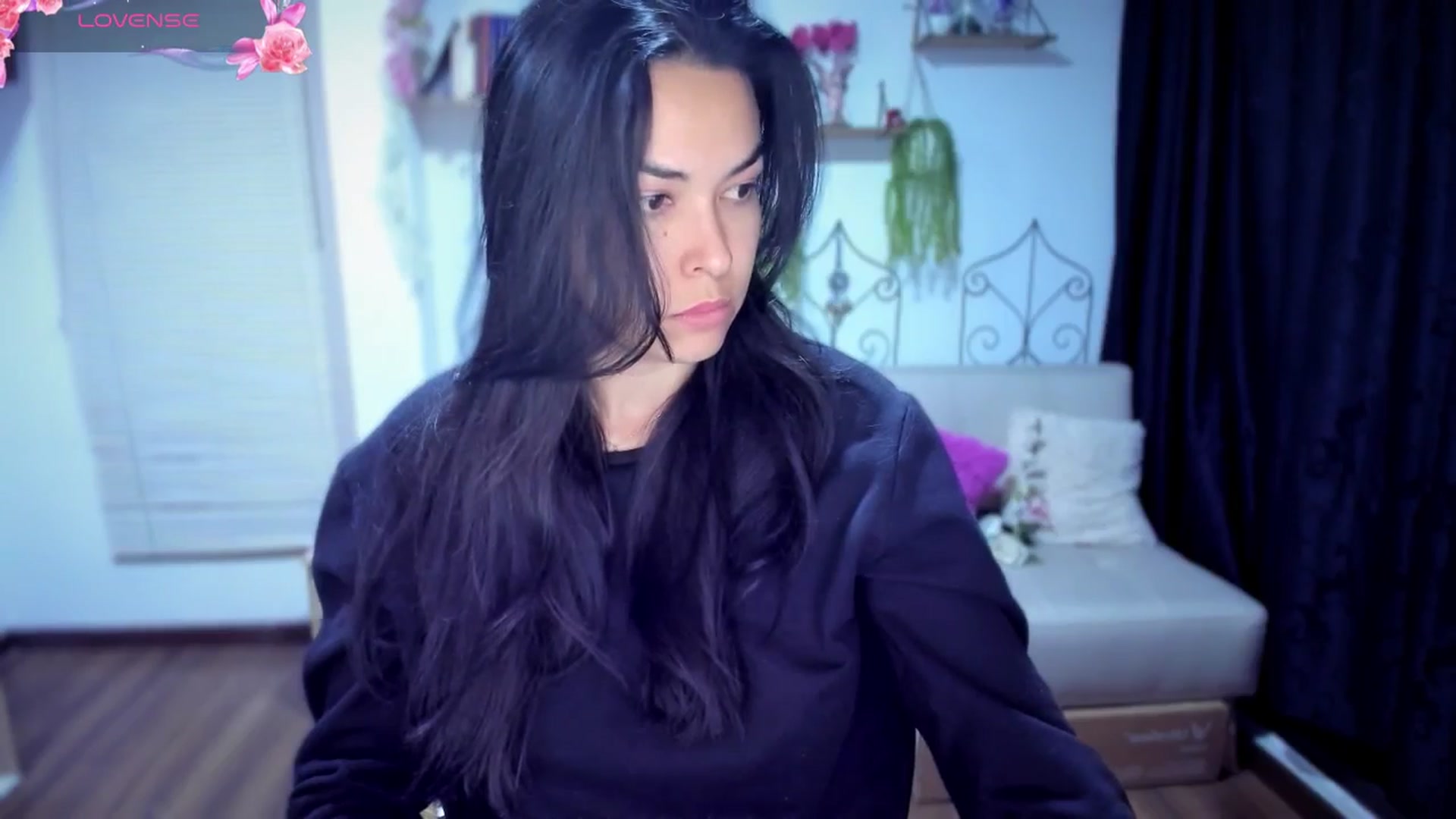 Gallery image thumbnail from LunaLuneraa's myfreecams stream on, 08/06/2025, 09:16 image 2 of 20