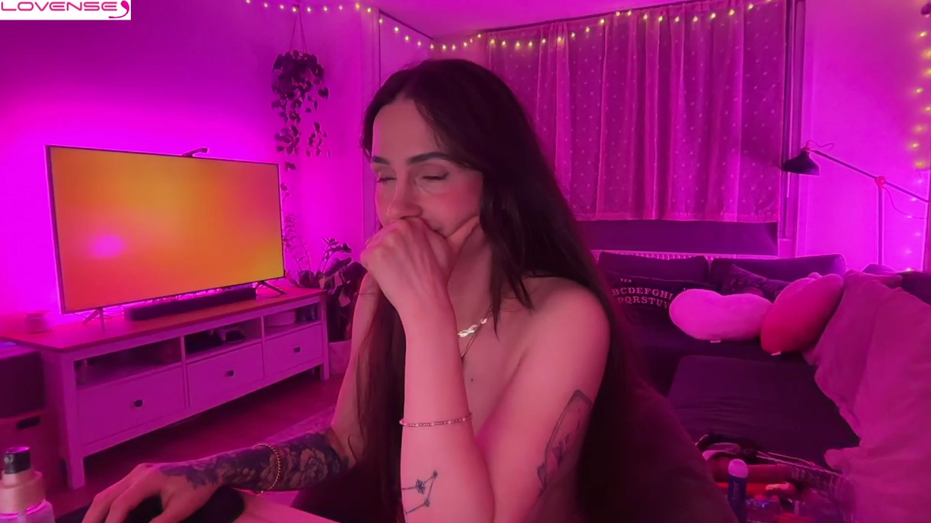 Gallery image thumbnail from LunaMaya's myfreecams stream on, 01/18/2026, 02:18 image 19 of 20