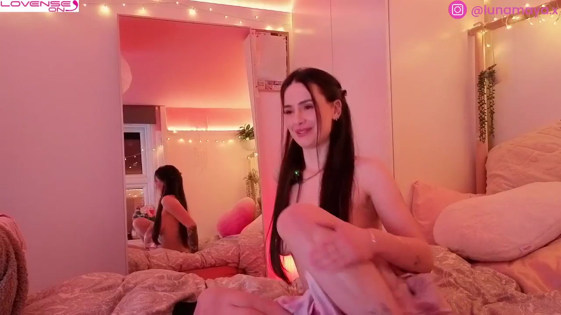 Gallery image thumbnail from LunaMaya's myfreecams stream on, 02/18/2026, 24:41 image 13 of 20