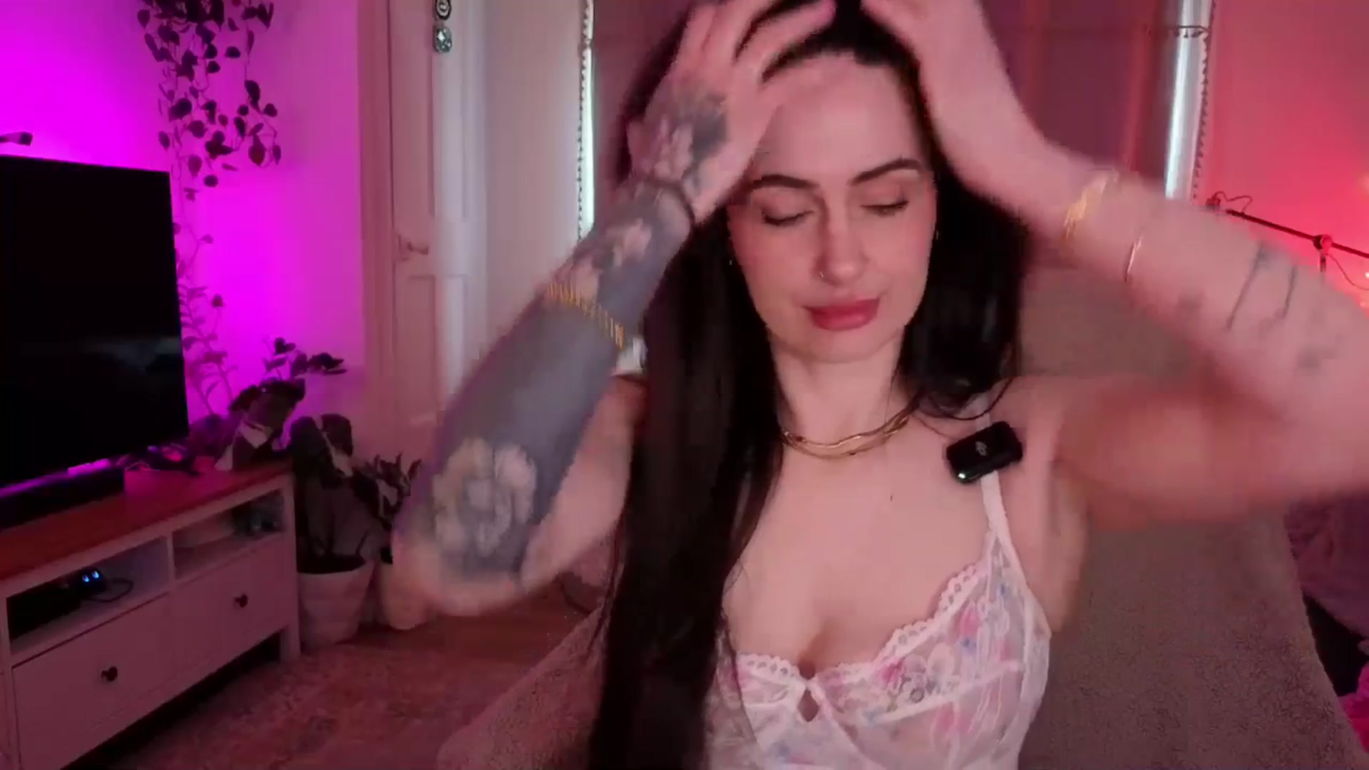 Gallery image thumbnail from LunaMaya's myfreecams stream on, 02/21/2026, 16:00 image 15 of 20