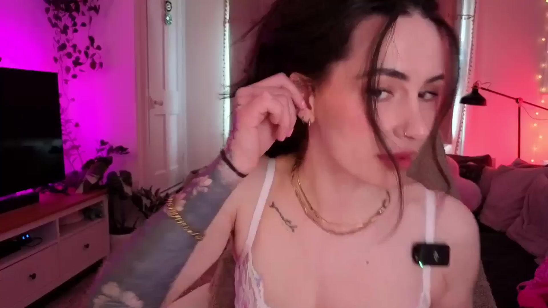 Gallery image thumbnail from LunaMaya's myfreecams stream on, 02/21/2026, 16:00 image 17 of 20