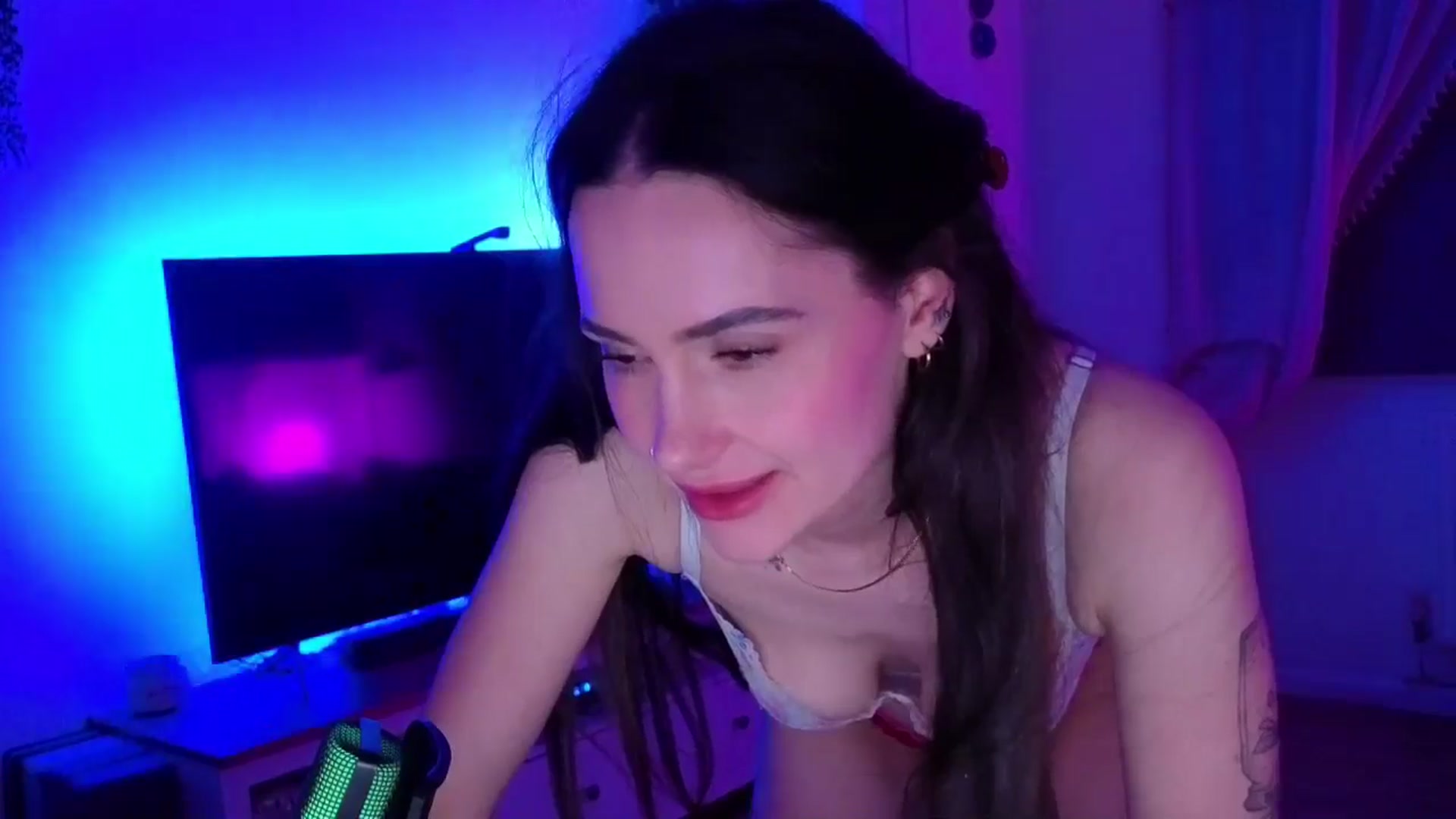 Gallery image thumbnail from LunaMaya's myfreecams stream on, 03/06/2026, 01:32 image 4 of 20