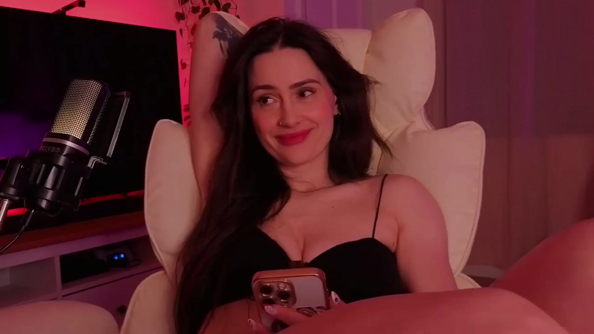 Gallery image thumbnail from LunaMaya's myfreecams stream on, 03/06/2026, 12:02 image 17 of 20