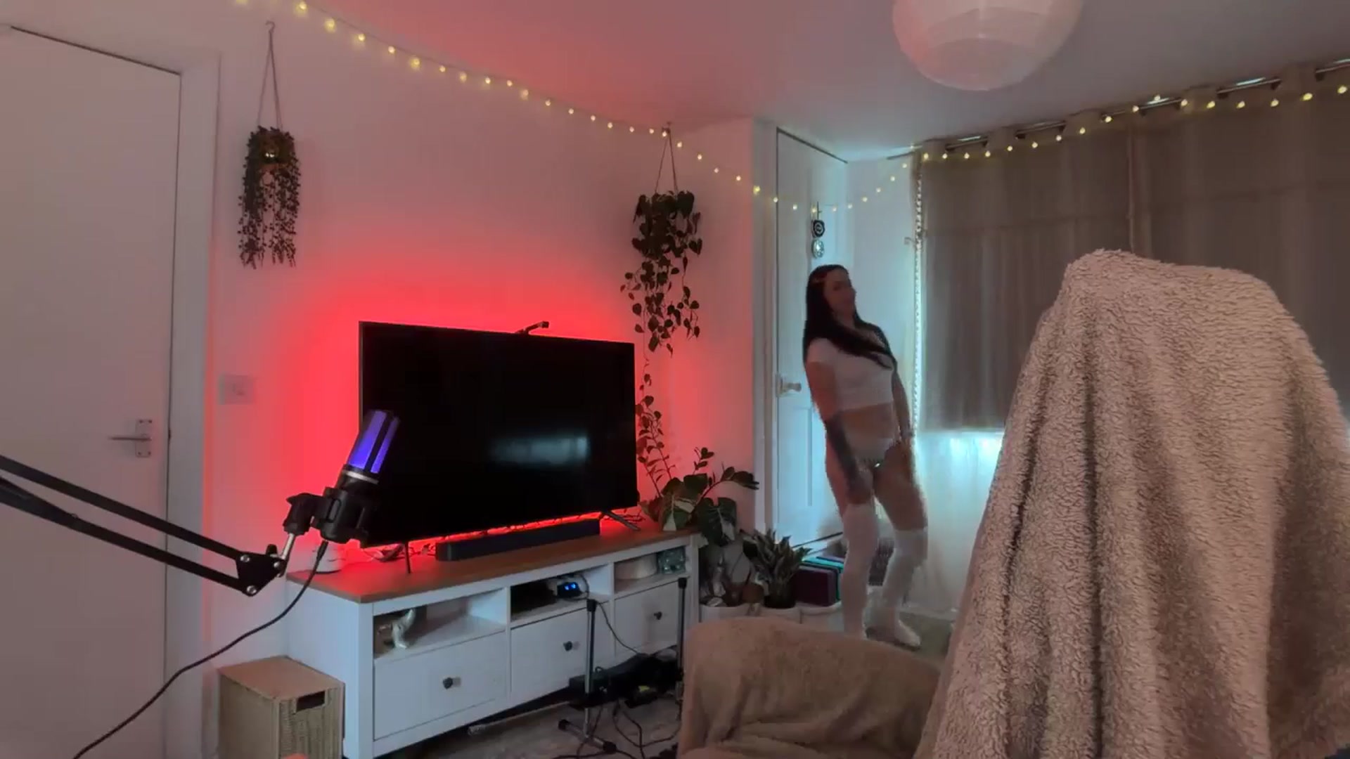 Gallery image thumbnail from LunaMaya's myfreecams stream on, 04/15/2026, 16:16 image 4 of 20