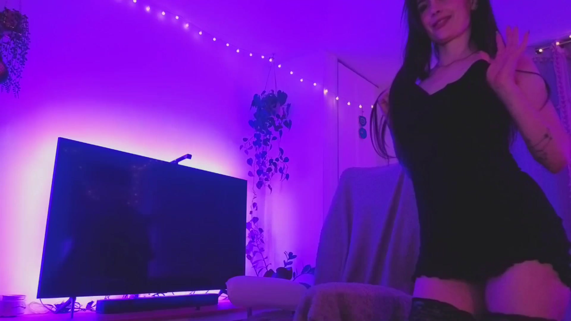 Gallery image thumbnail from LunaMaya's myfreecams stream on, 04/16/2026, 01:51 image 1 of 20