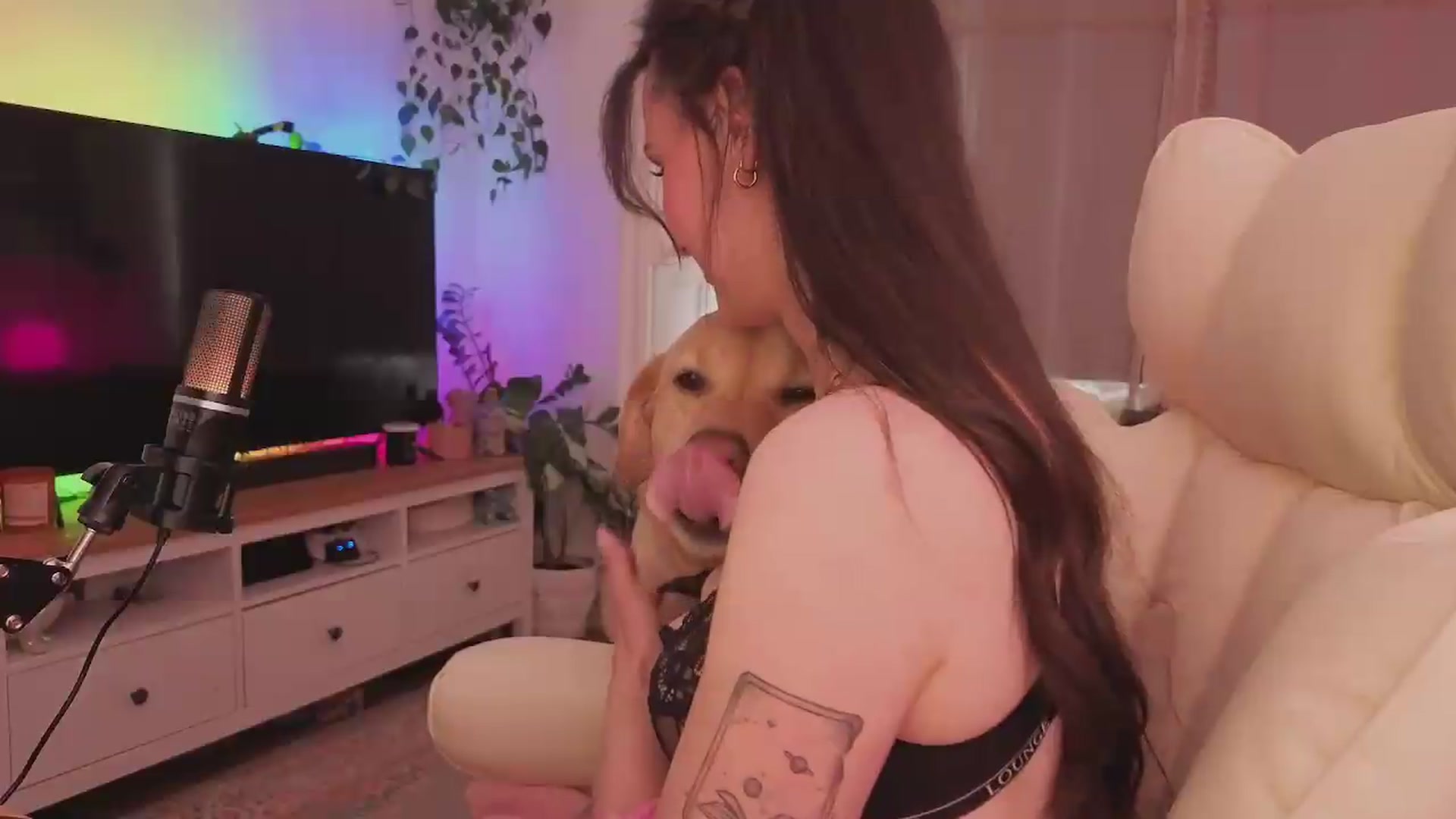 Gallery image thumbnail from LunaMaya's myfreecams stream on, 05/08/2026, 18:35 image 5 of 20
