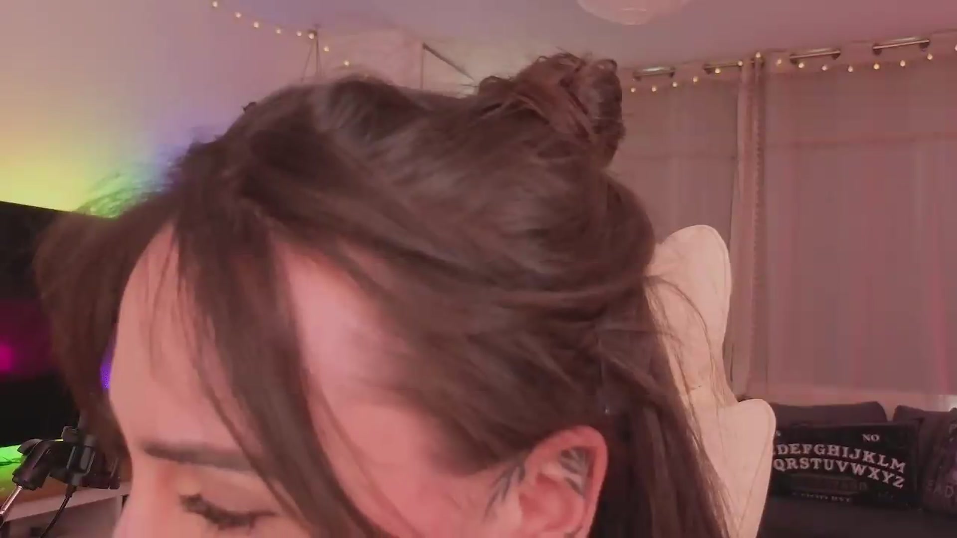 Gallery image thumbnail from LunaMaya's myfreecams stream on, 05/08/2026, 18:35 image 6 of 20