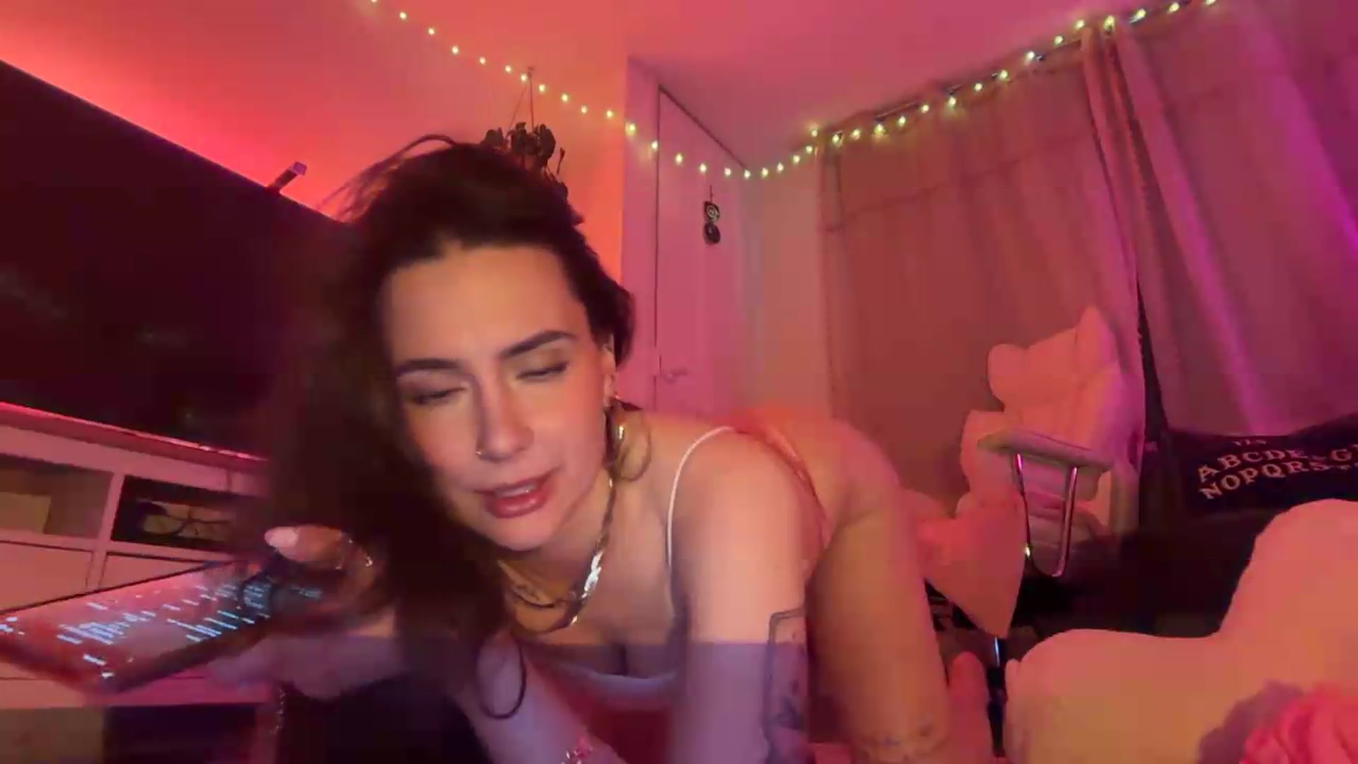 Gallery image thumbnail from LunaMaya's myfreecams stream on, 05/09/2026, 16:09 image 14 of 20