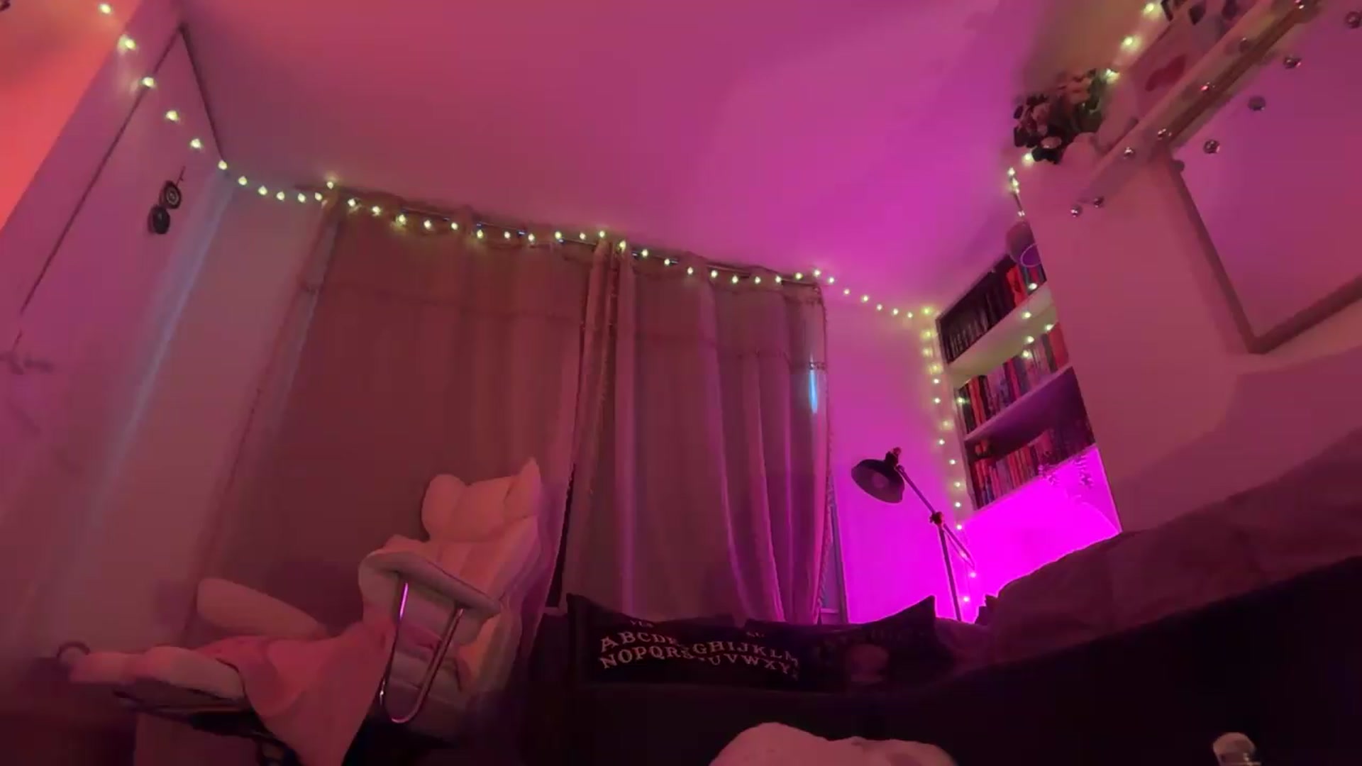 Gallery image thumbnail from LunaMaya's myfreecams stream on, 05/09/2026, 16:54 image 16 of 20