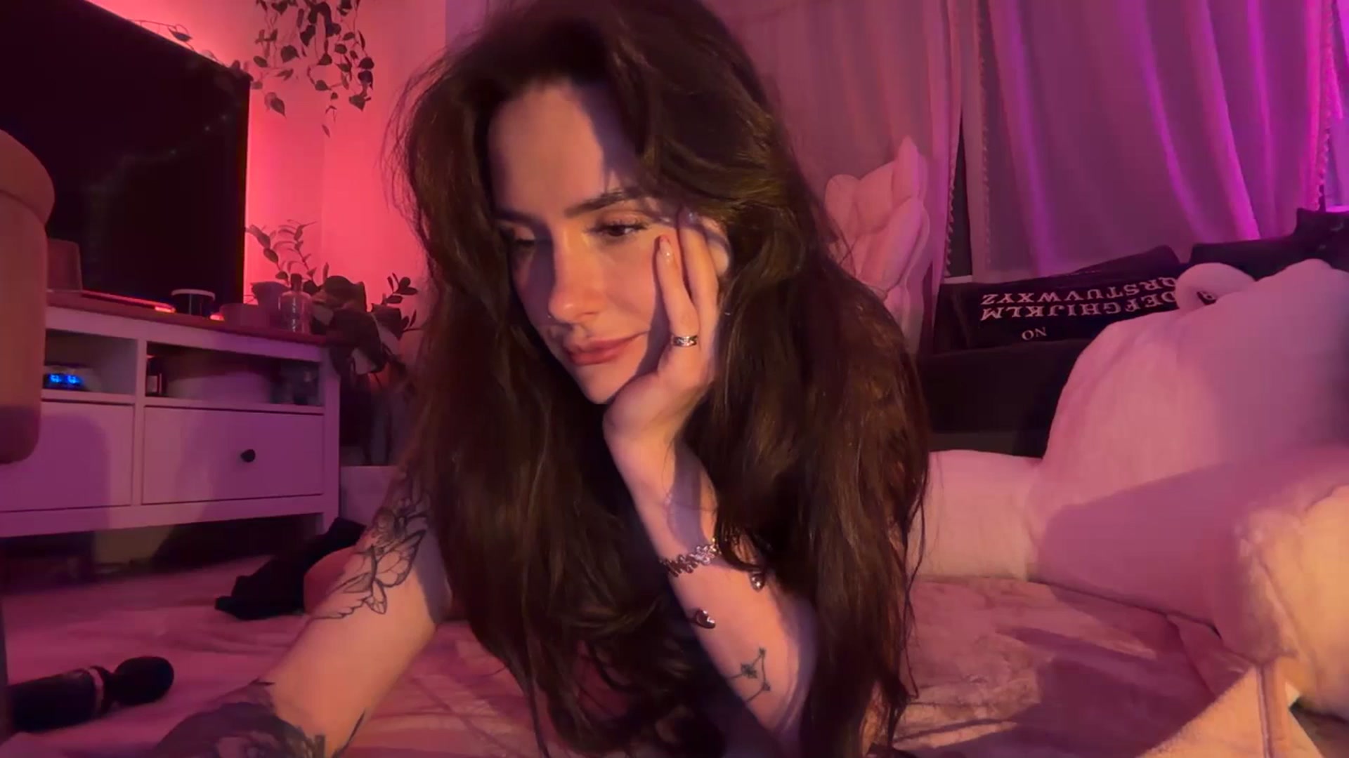 Gallery image thumbnail from LunaMaya's myfreecams stream on, 05/09/2026, 22:22 image 13 of 20