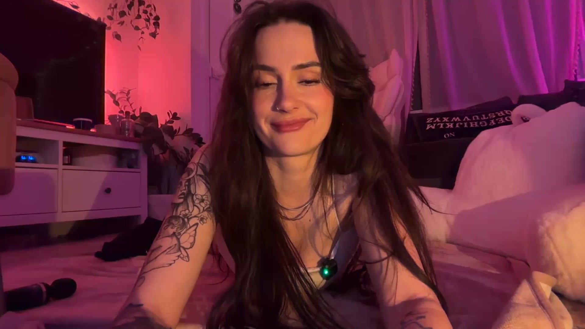 Gallery image thumbnail from LunaMaya's myfreecams stream on, 05/09/2026, 22:22 image 14 of 20