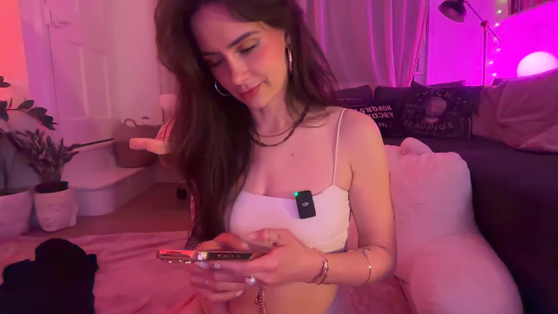 Gallery image thumbnail from LunaMaya's myfreecams stream on, 05/09/2026, 22:22 image 1 of 20