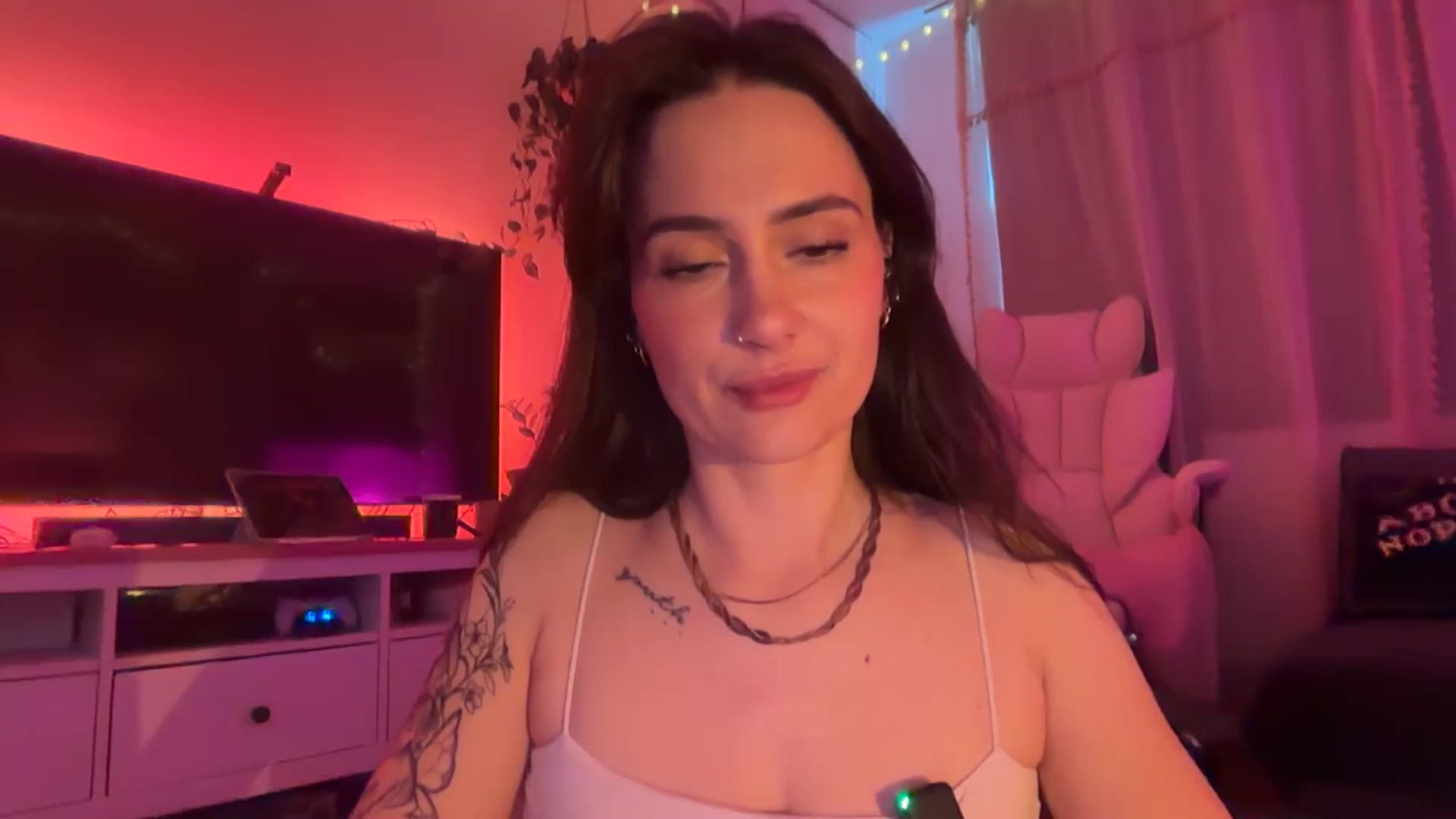 Gallery image thumbnail from LunaMaya's myfreecams stream on, 05/10/2026, 10:28 image 11 of 20