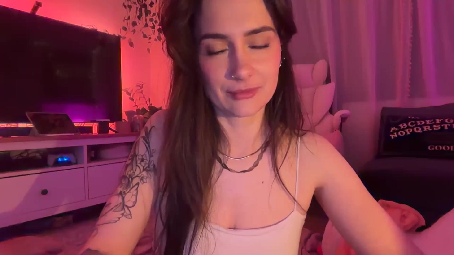 Gallery image thumbnail from LunaMaya's myfreecams stream on, 05/10/2026, 10:28 image 17 of 20
