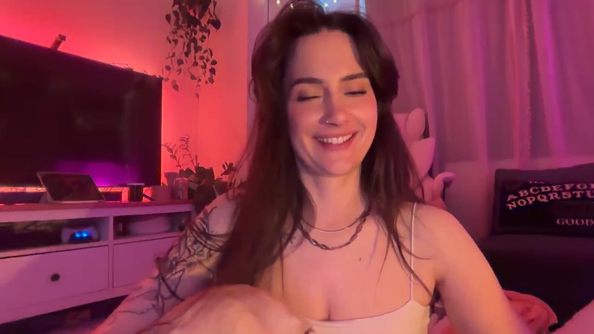 Gallery image thumbnail from LunaMaya's myfreecams stream on, 05/10/2026, 10:28 image 15 of 20
