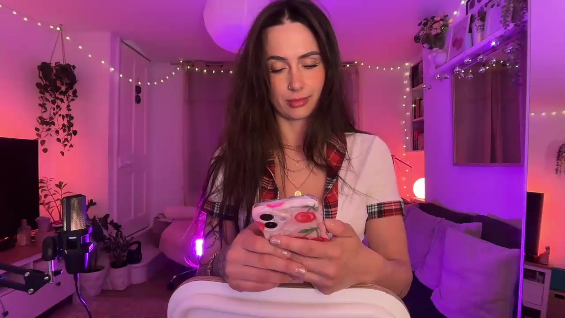 Gallery image thumbnail from LunaMaya's myfreecams stream on, 06/03/2026, 21:37 image 7 of 20