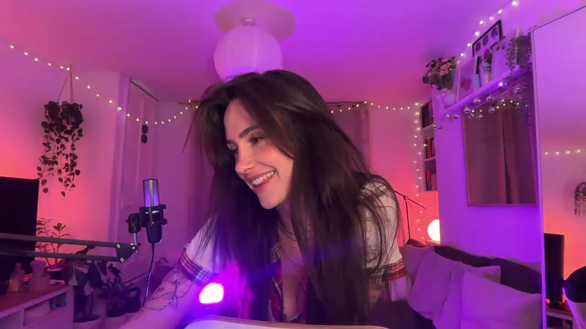 Gallery image thumbnail from LunaMaya's myfreecams stream on, 06/03/2026, 21:37 image 12 of 20