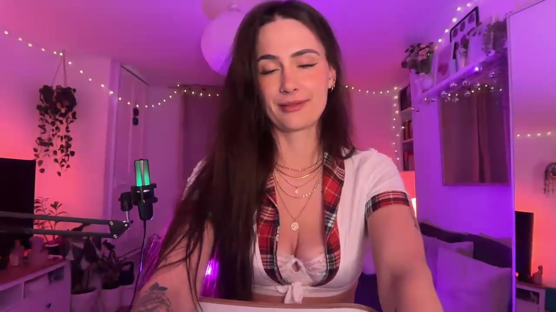 Gallery image thumbnail from LunaMaya's myfreecams stream on, 06/03/2026, 21:37 image 14 of 20