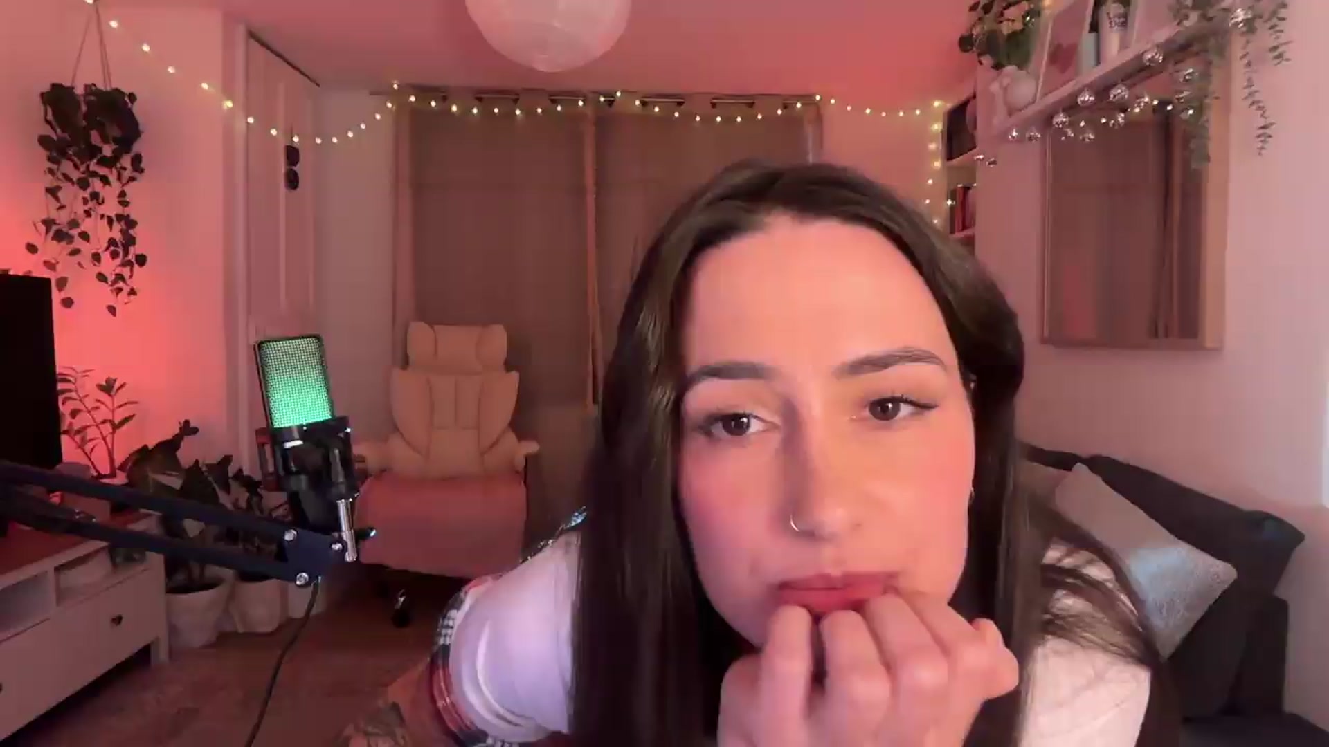 Gallery image thumbnail from LunaMaya's myfreecams stream on, 06/04/2026, 13:51 image 11 of 20