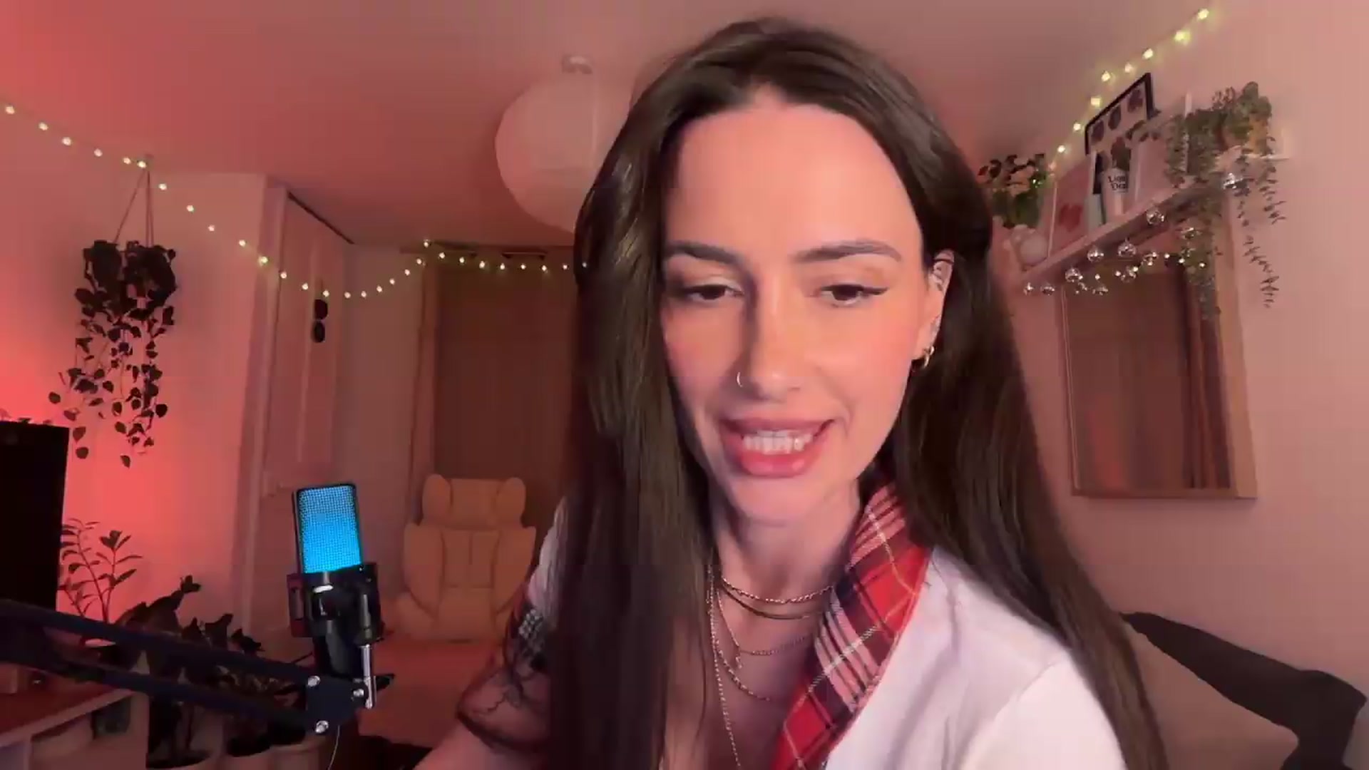 Gallery image thumbnail from LunaMaya's myfreecams stream on, 06/04/2026, 13:51 image 3 of 20