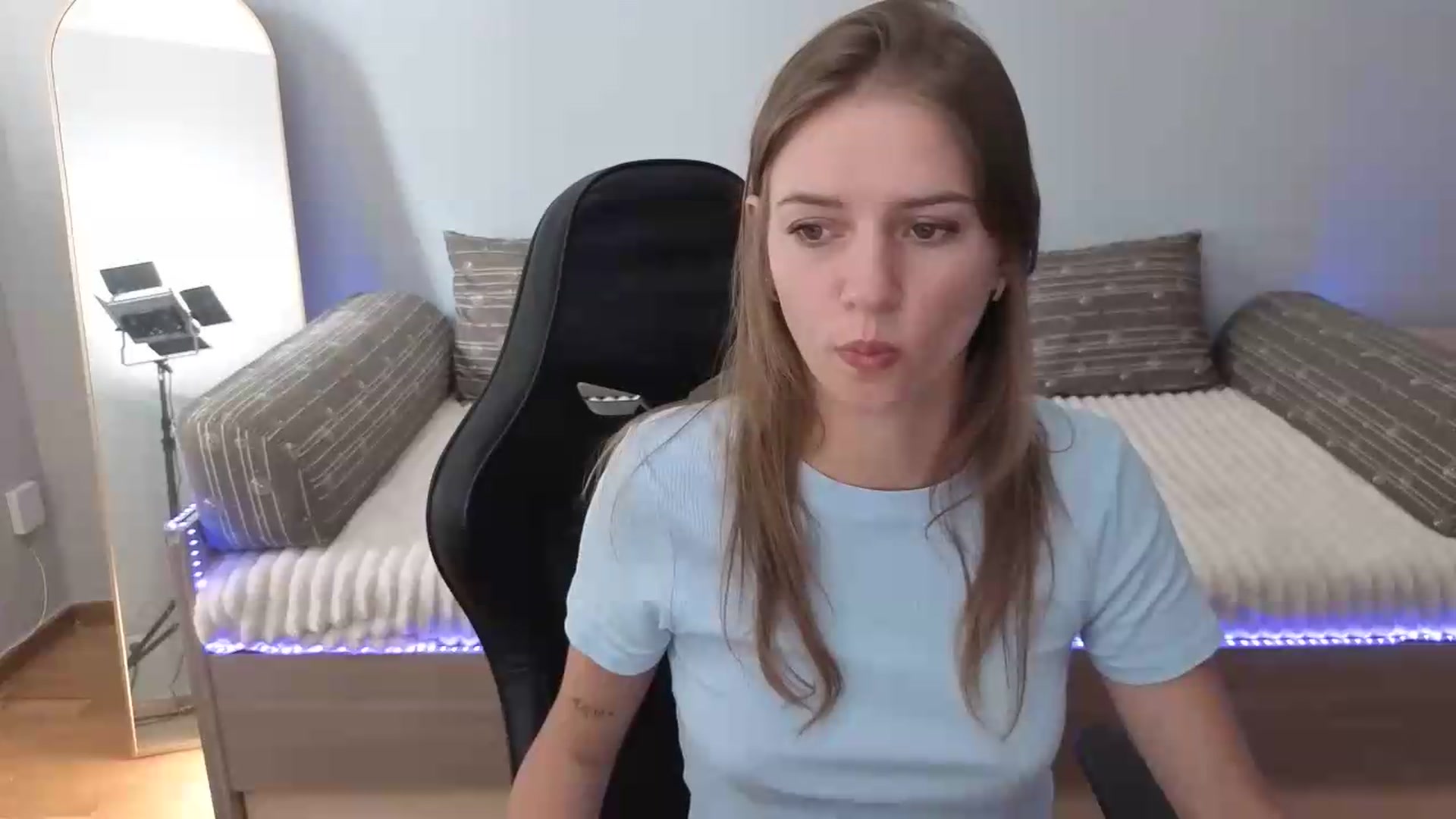 Gallery image thumbnail from LunaMira's myfreecams stream on, 08/08/2026, 08:59 image 19 of 20