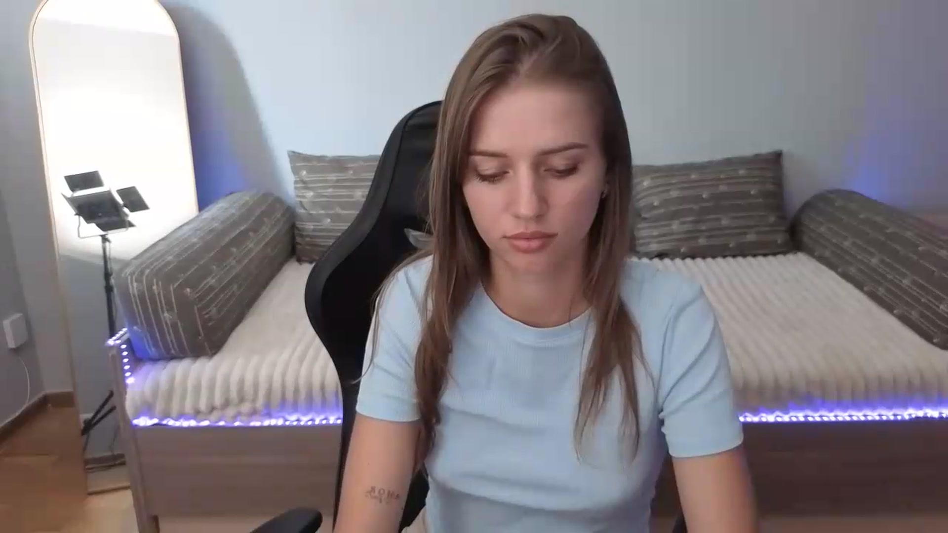 Gallery image thumbnail from LunaMira's myfreecams stream on, 08/08/2026, 10:18 image 20 of 20
