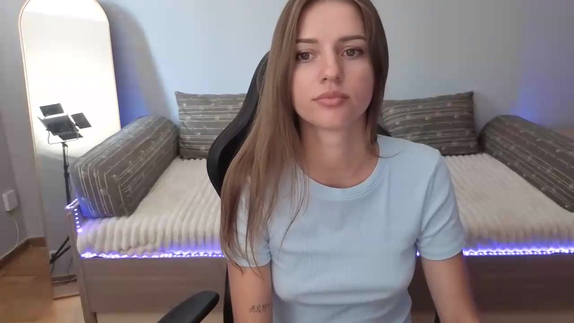 Gallery image thumbnail from LunaMira's myfreecams stream on, 08/08/2026, 10:40 image 3 of 20