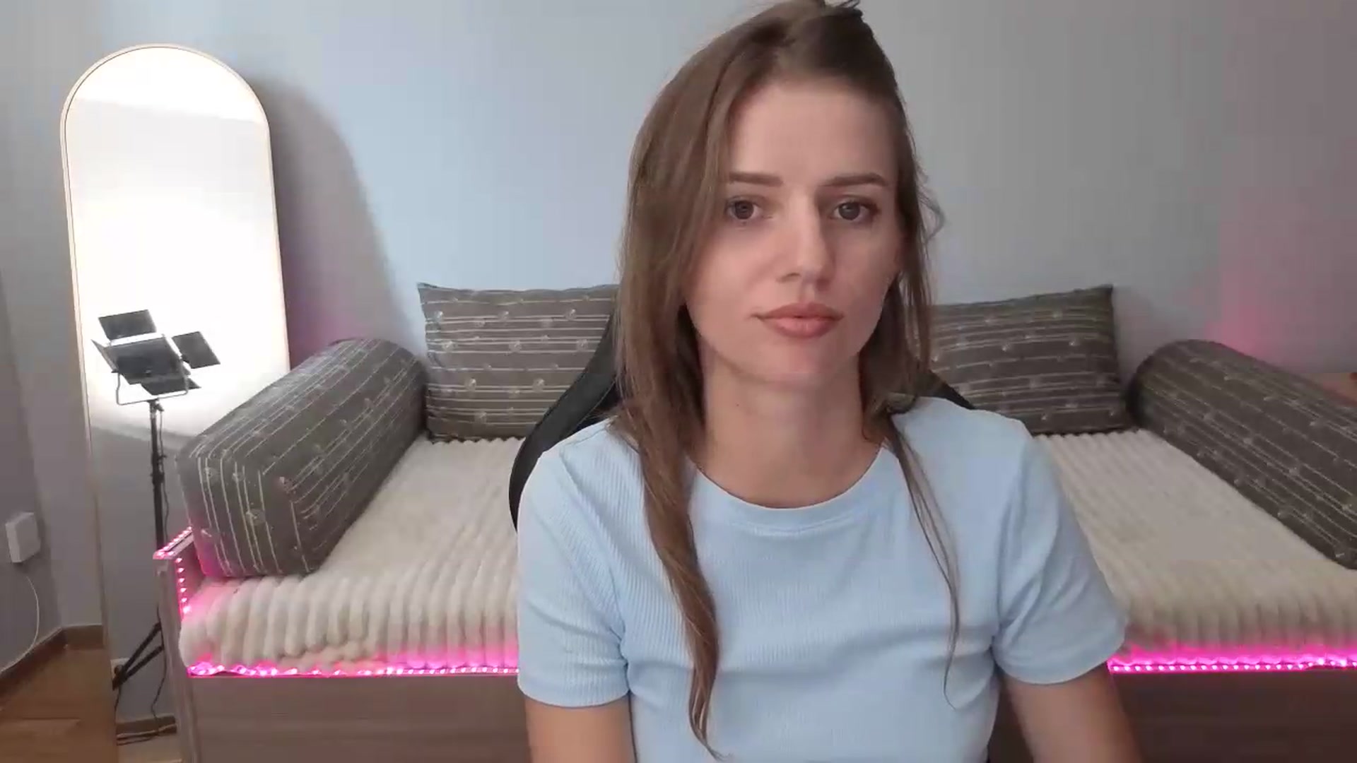 Gallery image thumbnail from LunaMira's myfreecams stream on, 08/08/2026, 13:02 image 19 of 20
