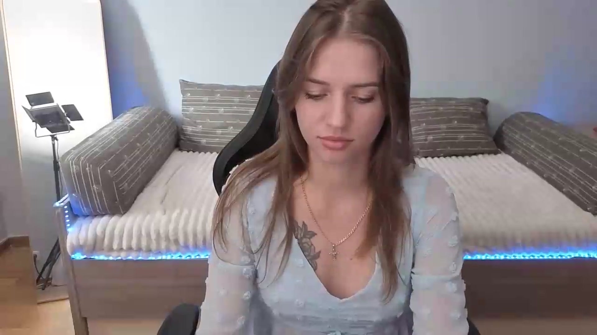 Gallery image thumbnail from LunaMira's myfreecams stream on, 08/10/2026, 09:58 image 19 of 20