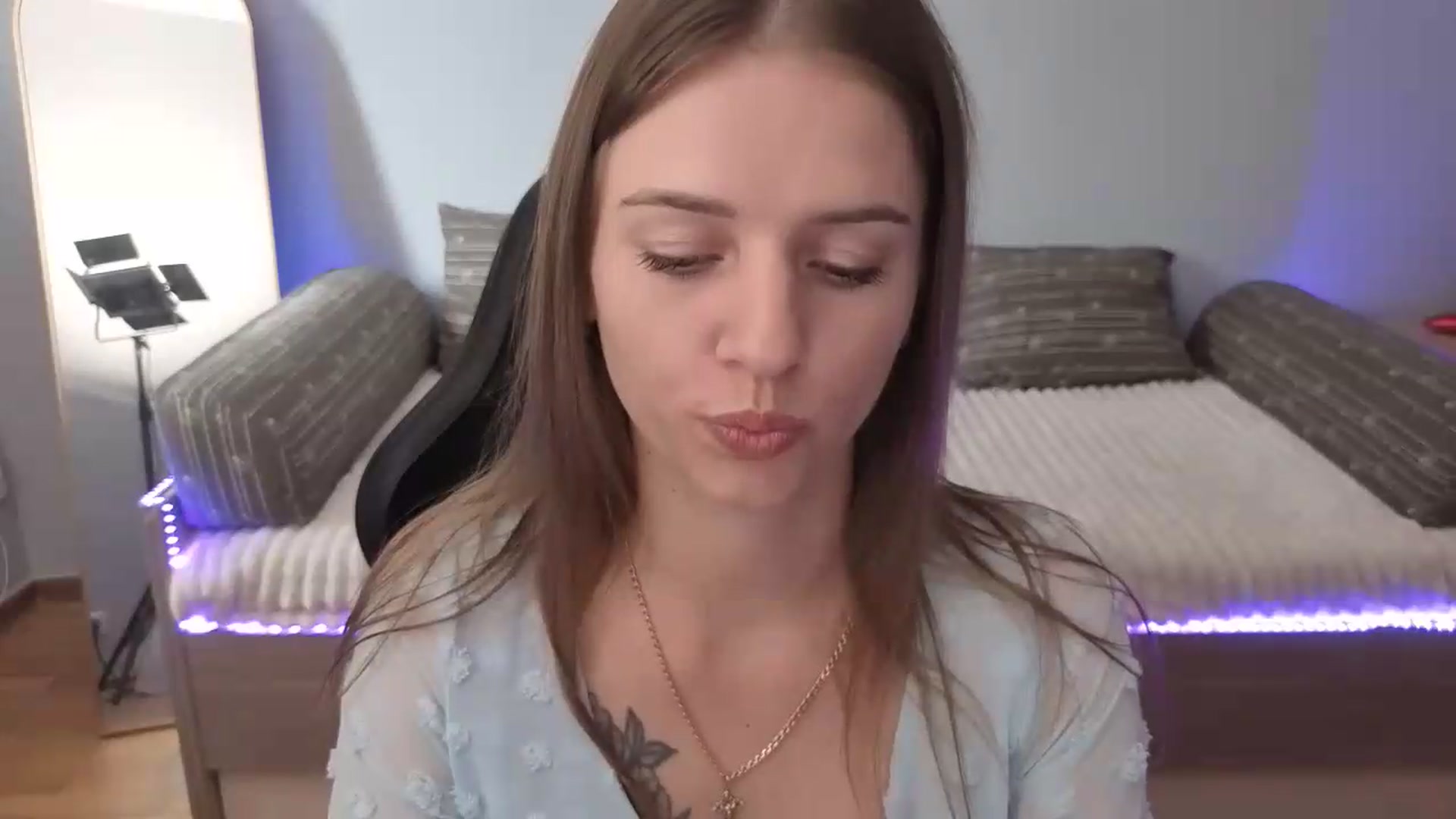 Gallery image thumbnail from LunaMira's myfreecams stream on, 08/10/2026, 10:51 image 3 of 20