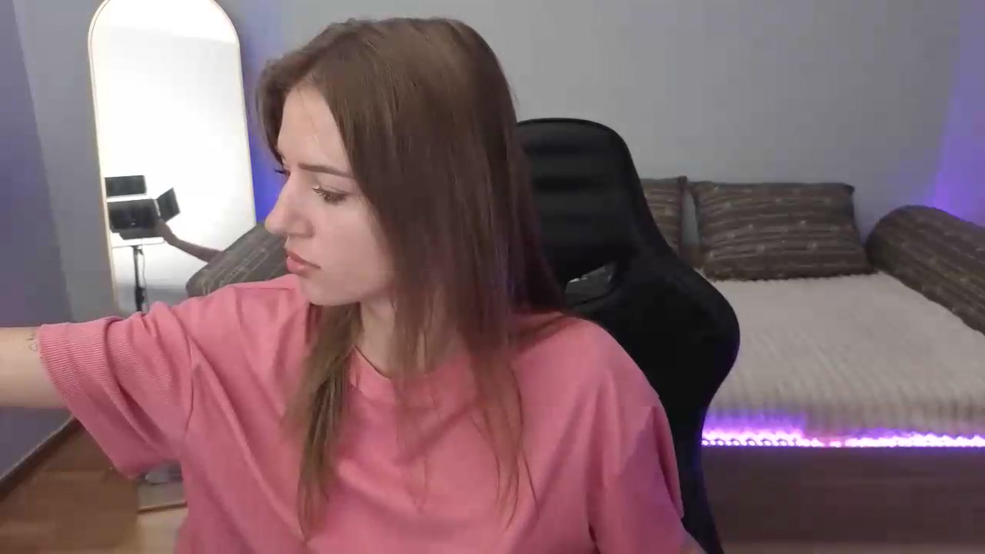 Gallery image thumbnail from LunaMira's myfreecams stream on, 08/11/2026, 08:21 image 5 of 20