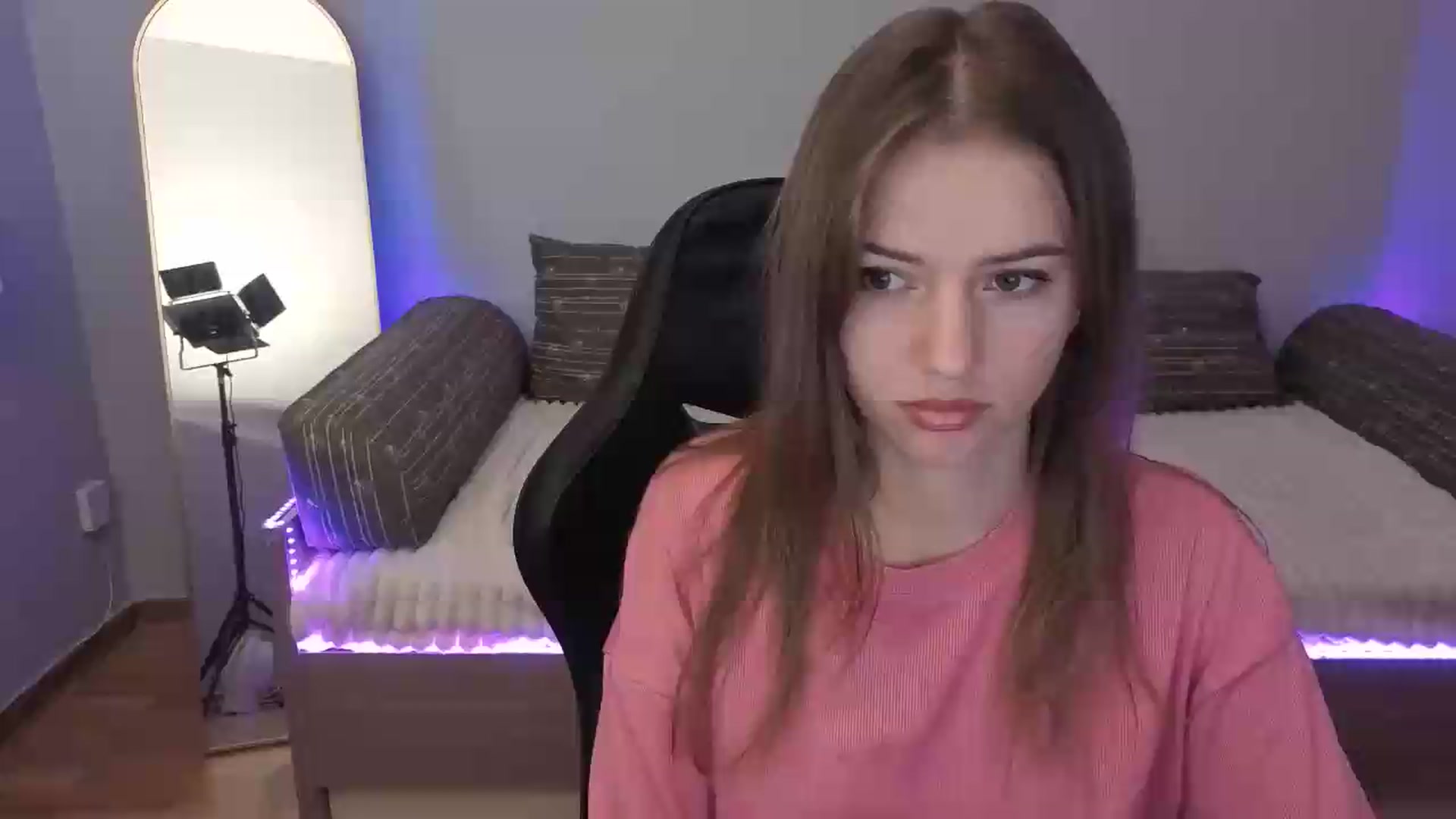 Gallery image thumbnail from LunaMira's myfreecams stream on, 08/11/2026, 08:21 image 1 of 20