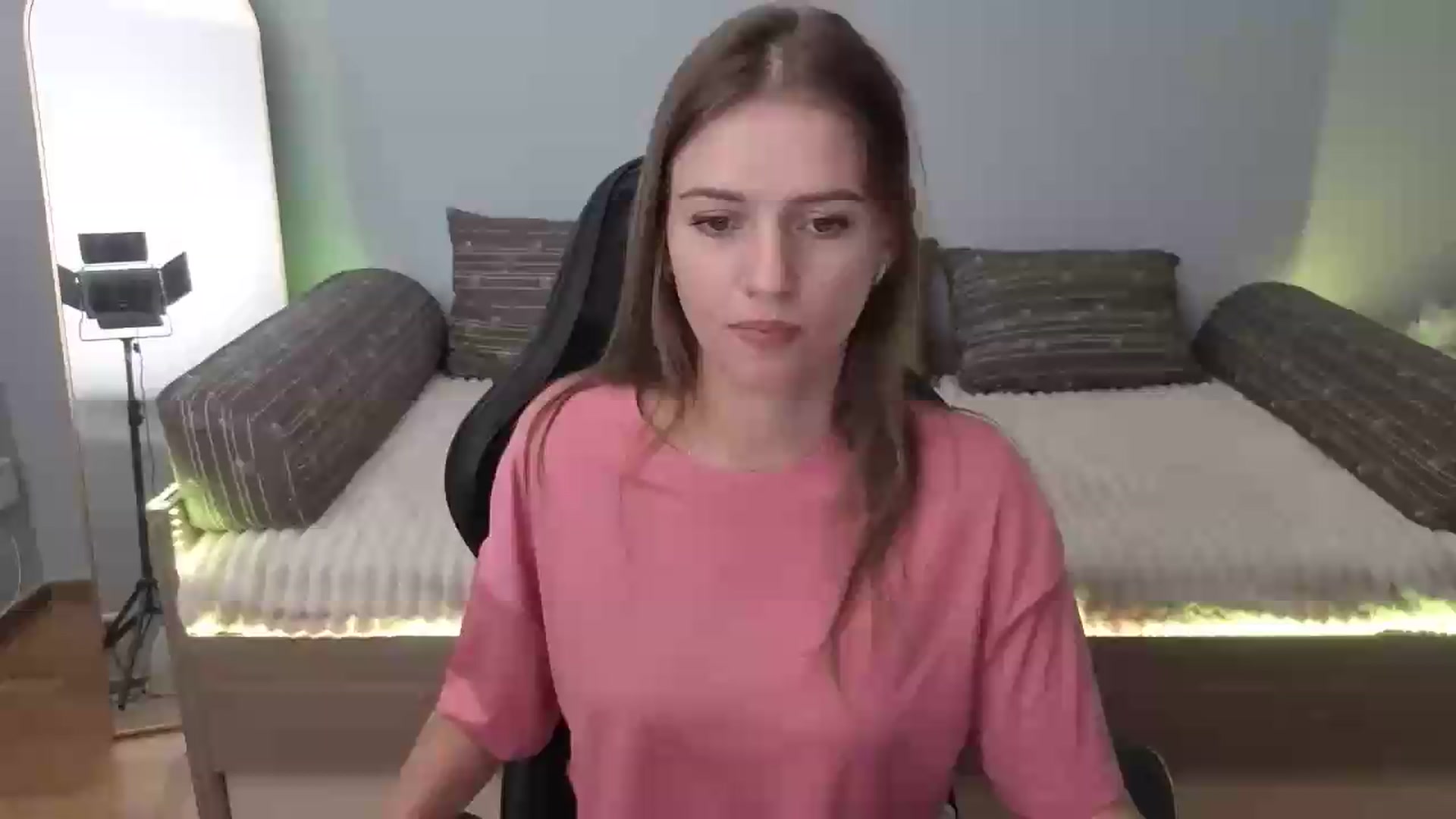 Gallery image thumbnail from LunaMira's myfreecams stream on, 08/11/2026, 12:25 image 1 of 20