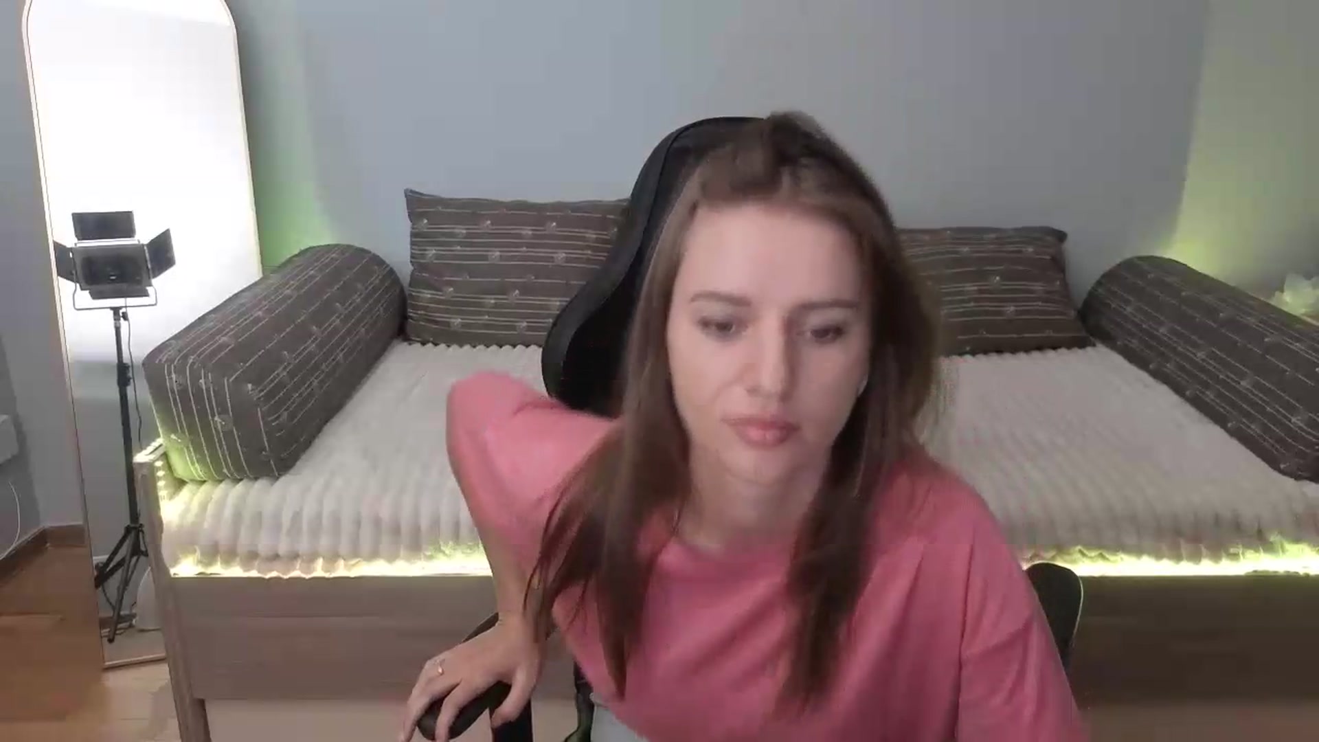 Gallery image thumbnail from LunaMira's myfreecams stream on, 08/11/2026, 12:25 image 12 of 20