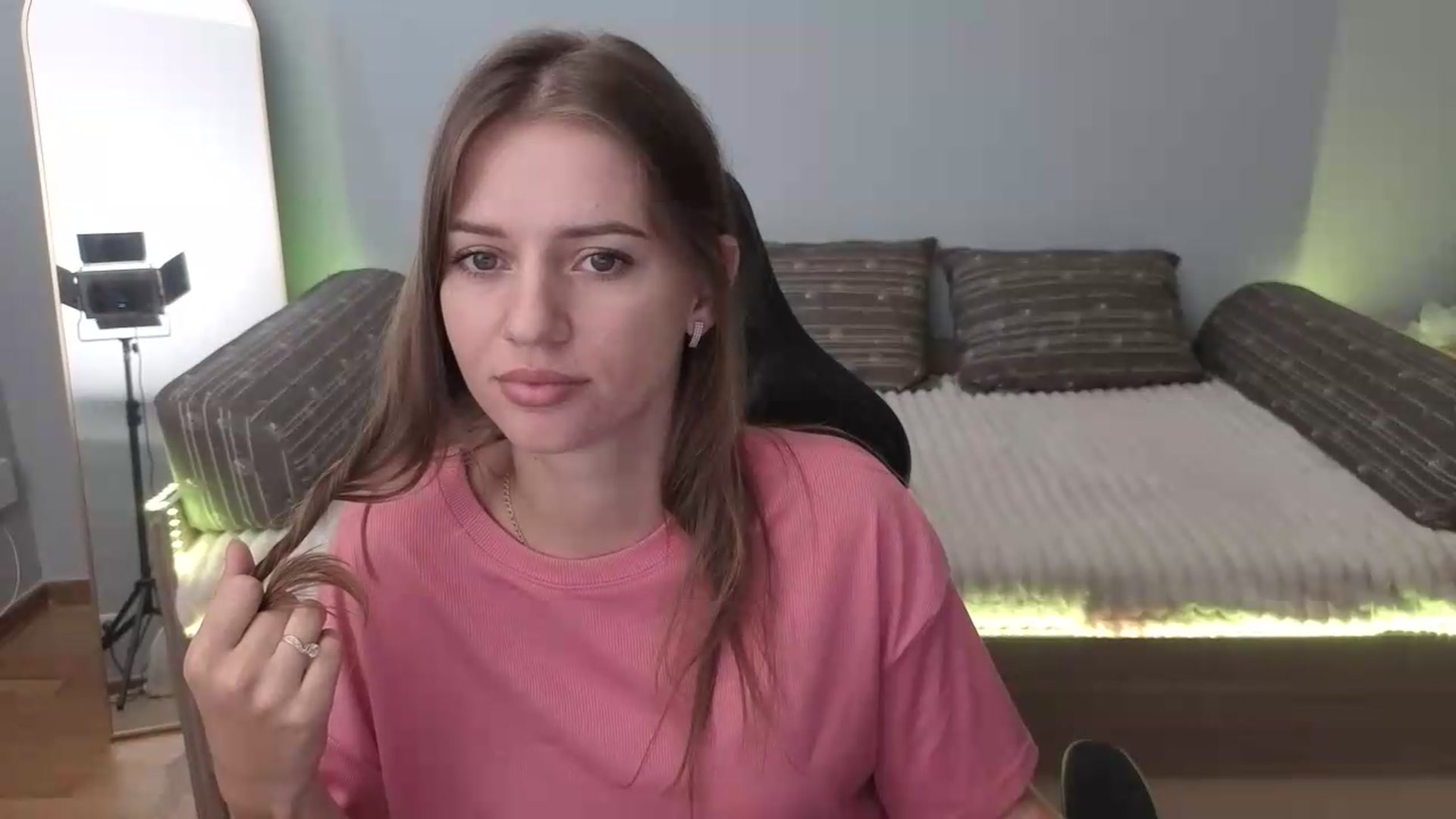 Gallery image thumbnail from LunaMira's myfreecams stream on, 08/11/2026, 12:25 image 2 of 20