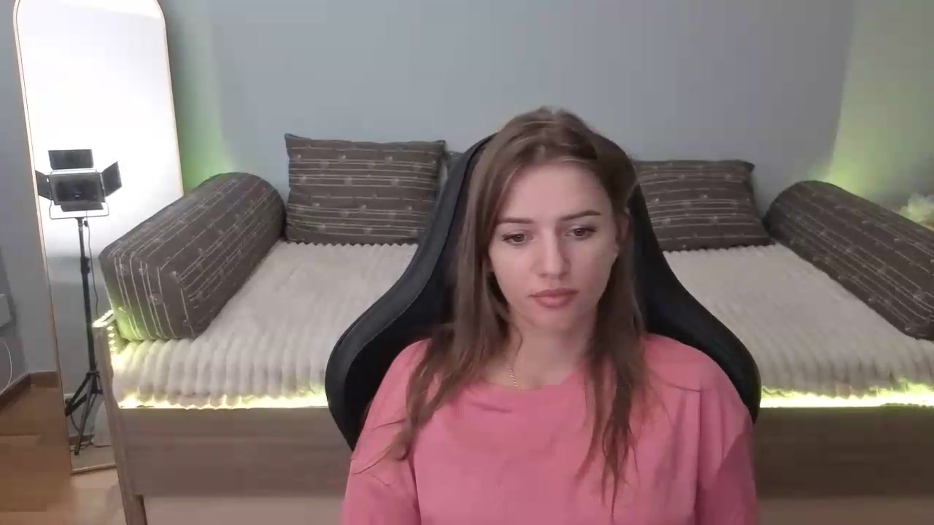 Gallery image thumbnail from LunaMira's myfreecams stream on, 08/11/2026, 13:27 image 2 of 20