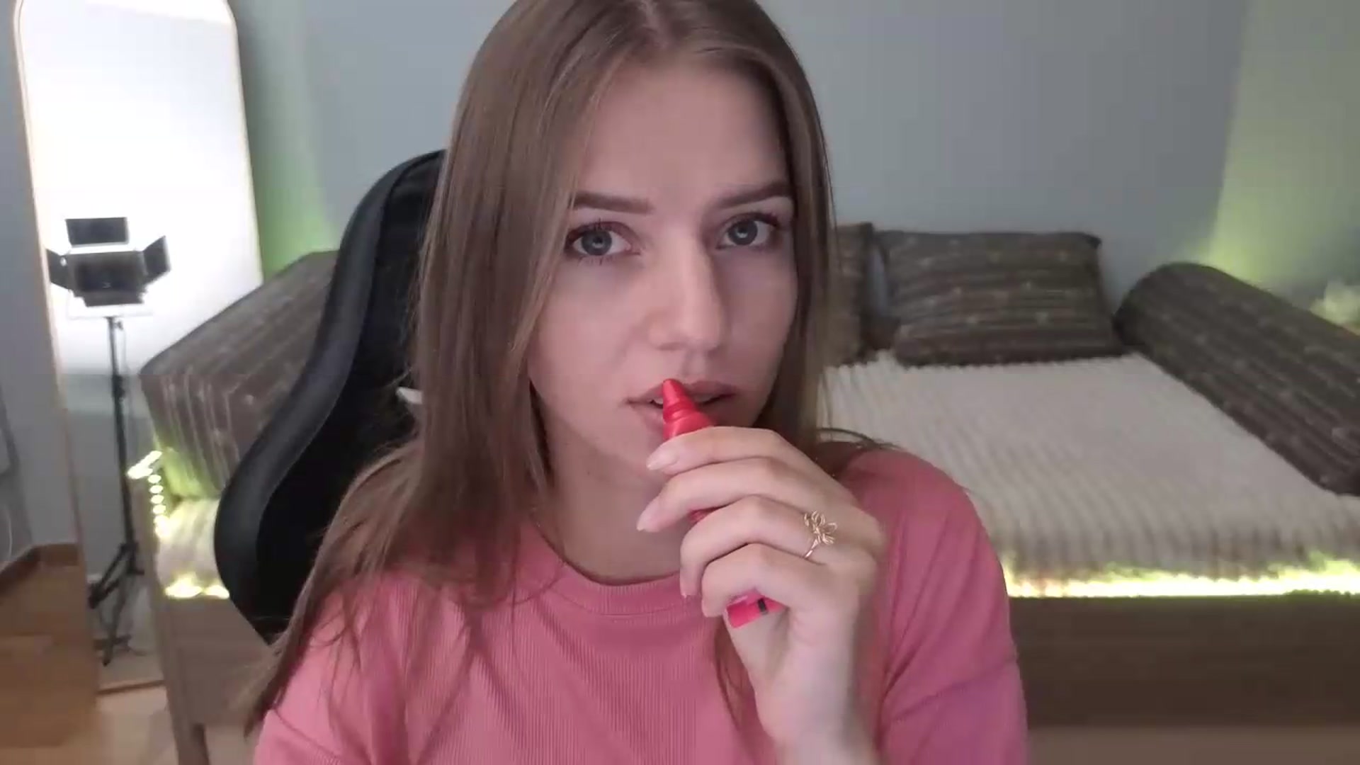Gallery image thumbnail from LunaMira's myfreecams stream on, 08/11/2026, 13:27 image 6 of 20