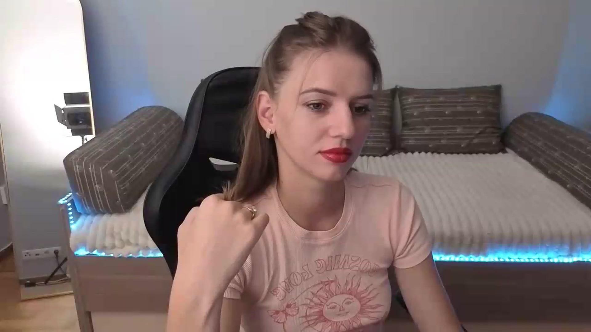 Gallery image thumbnail from LunaMira's myfreecams stream on, 08/12/2026, 09:19 image 15 of 20
