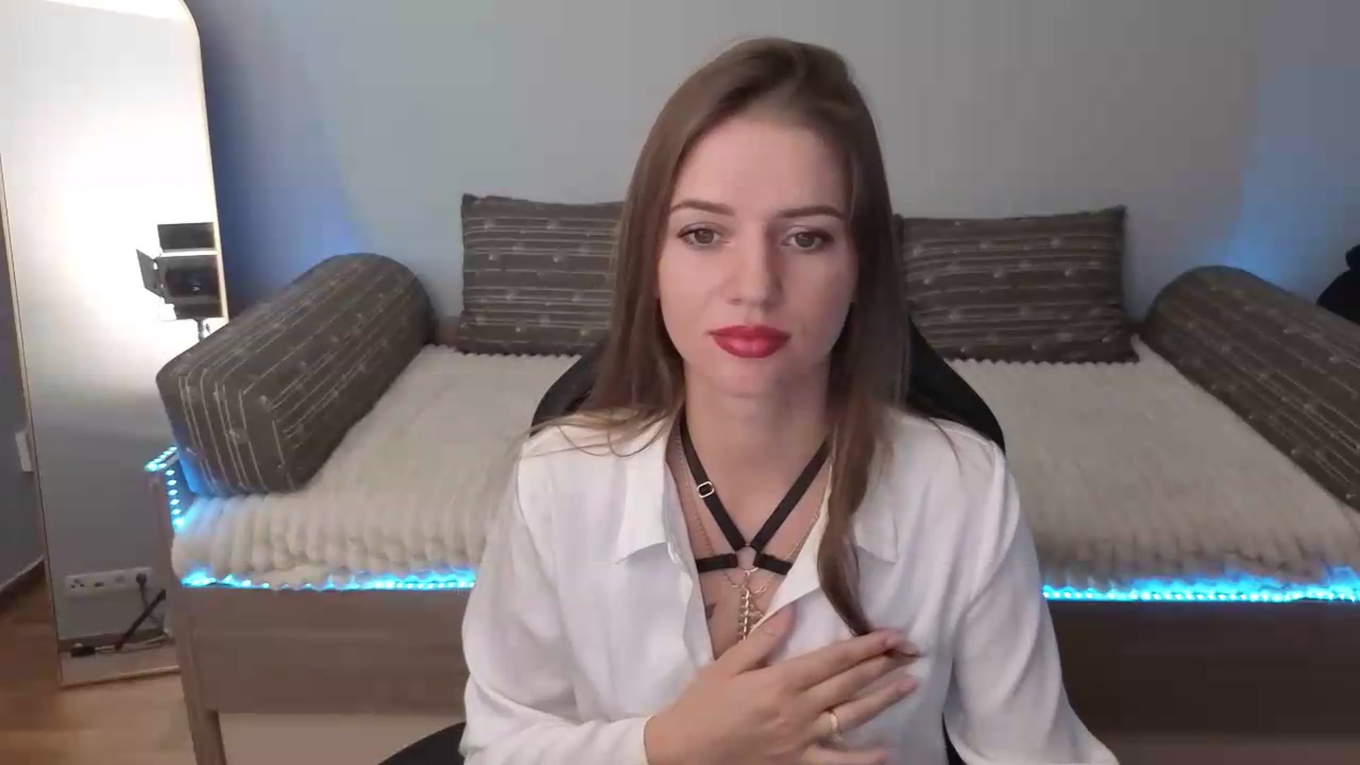 Gallery image thumbnail from LunaMira's myfreecams stream on, 08/12/2026, 10:20 image 6 of 20