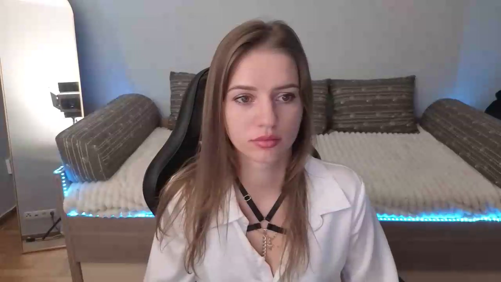 Gallery image thumbnail from LunaMira's myfreecams stream on, 08/12/2026, 11:02 image 7 of 20