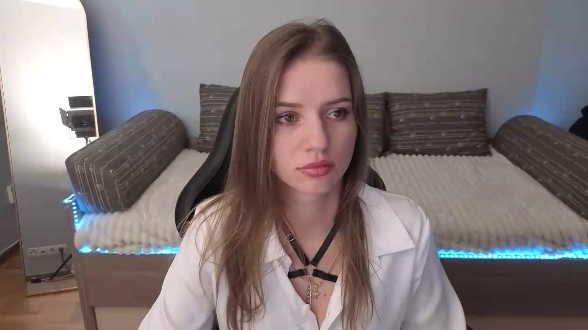 Gallery image thumbnail from LunaMira's myfreecams stream on, 08/12/2026, 11:02 image 6 of 20