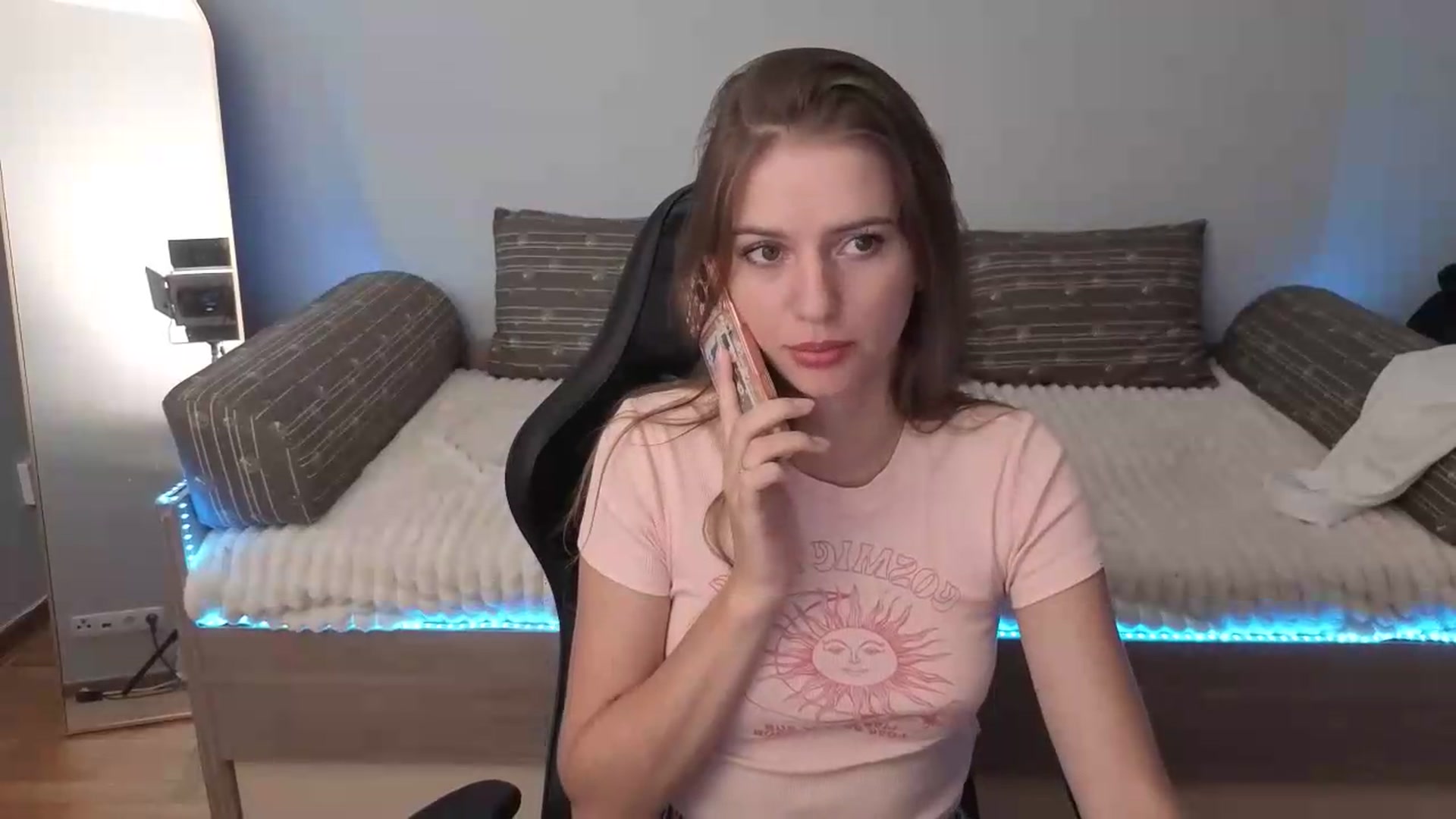Gallery image thumbnail from LunaMira's myfreecams stream on, 08/12/2026, 11:31 image 17 of 20
