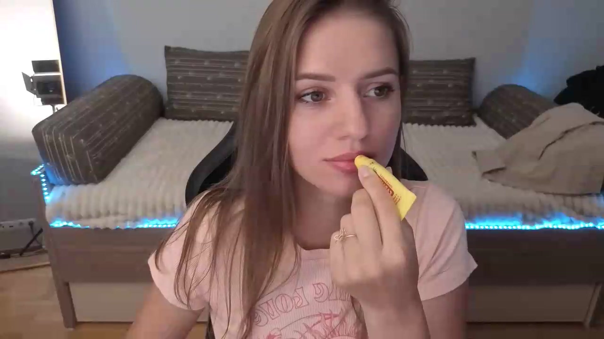 Gallery image thumbnail from LunaMira's myfreecams stream on, 08/12/2026, 12:25 image 12 of 20